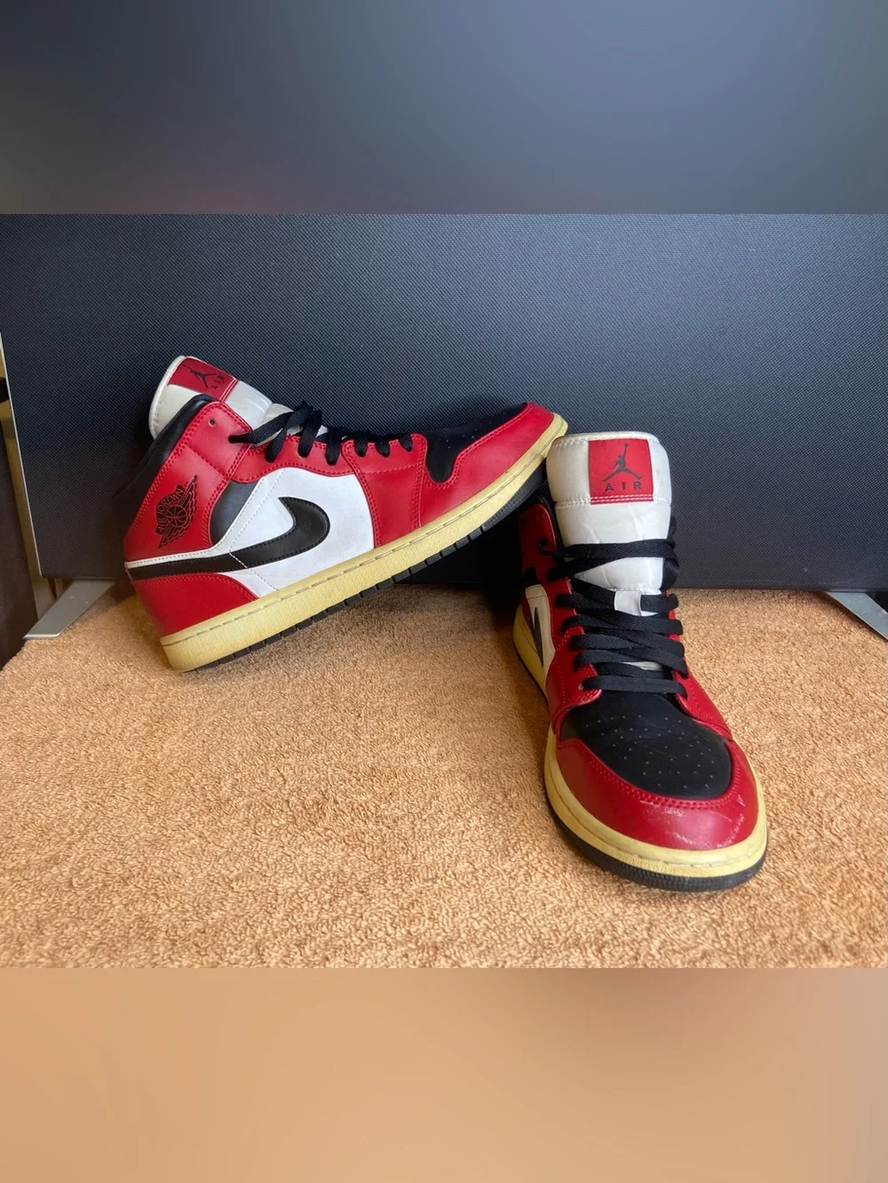 Nike Air Jordan 1 Mid Chicago Black Toe 2020 Men’s 11 554724-069